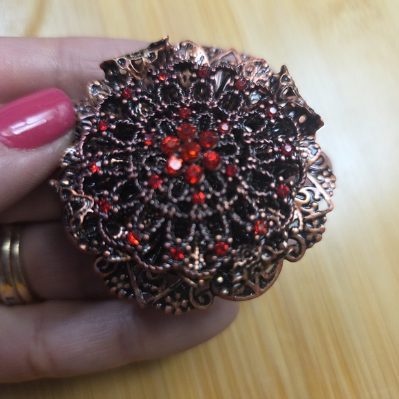 Jewelry - Elegant Red and Black Brooch With Clip